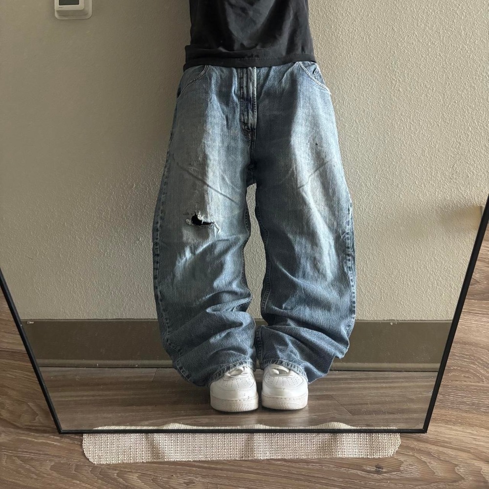 Vintage Y2K/2000s Baggy Levis 569 Faded Distressed Skater Style Denim Jeans!
